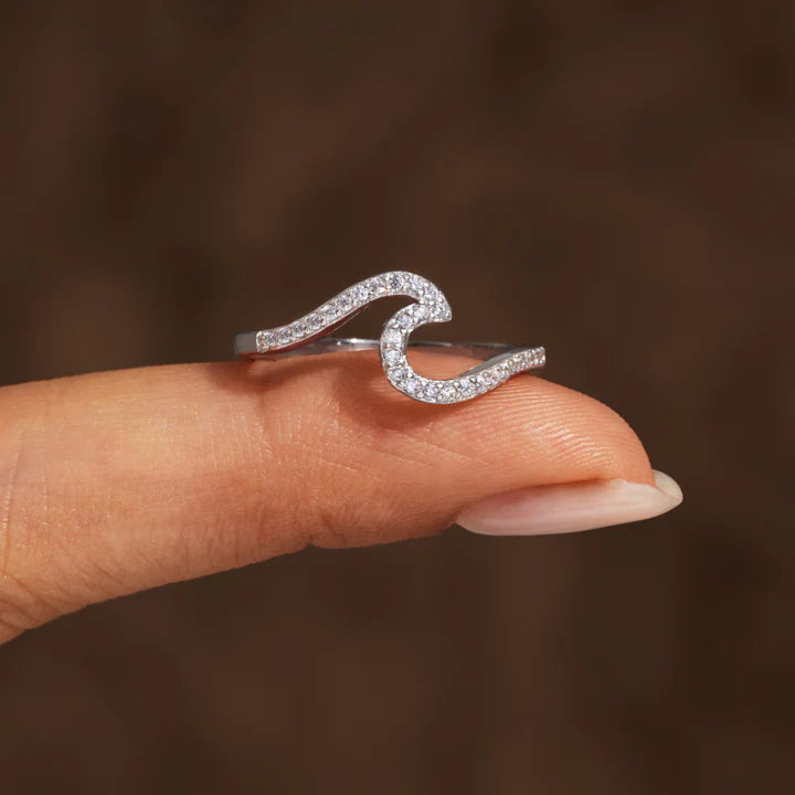 Devori Jewelry Diamond Wave Ring