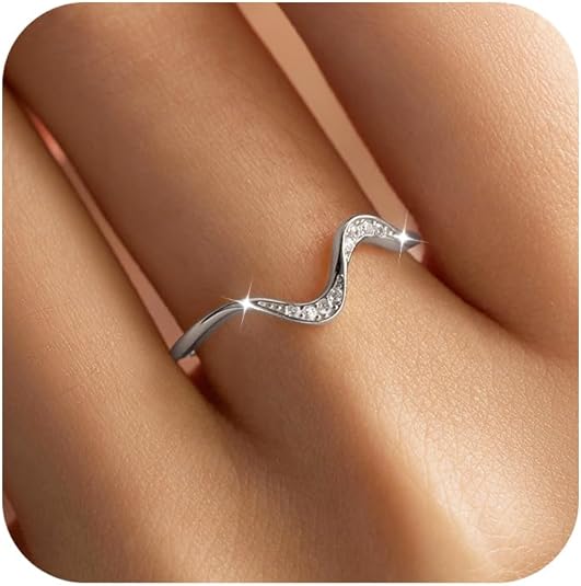 The Devori Jewlry Stack Wave Ring