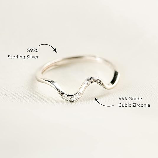 The Devori Jewlry Stack Wave Ring