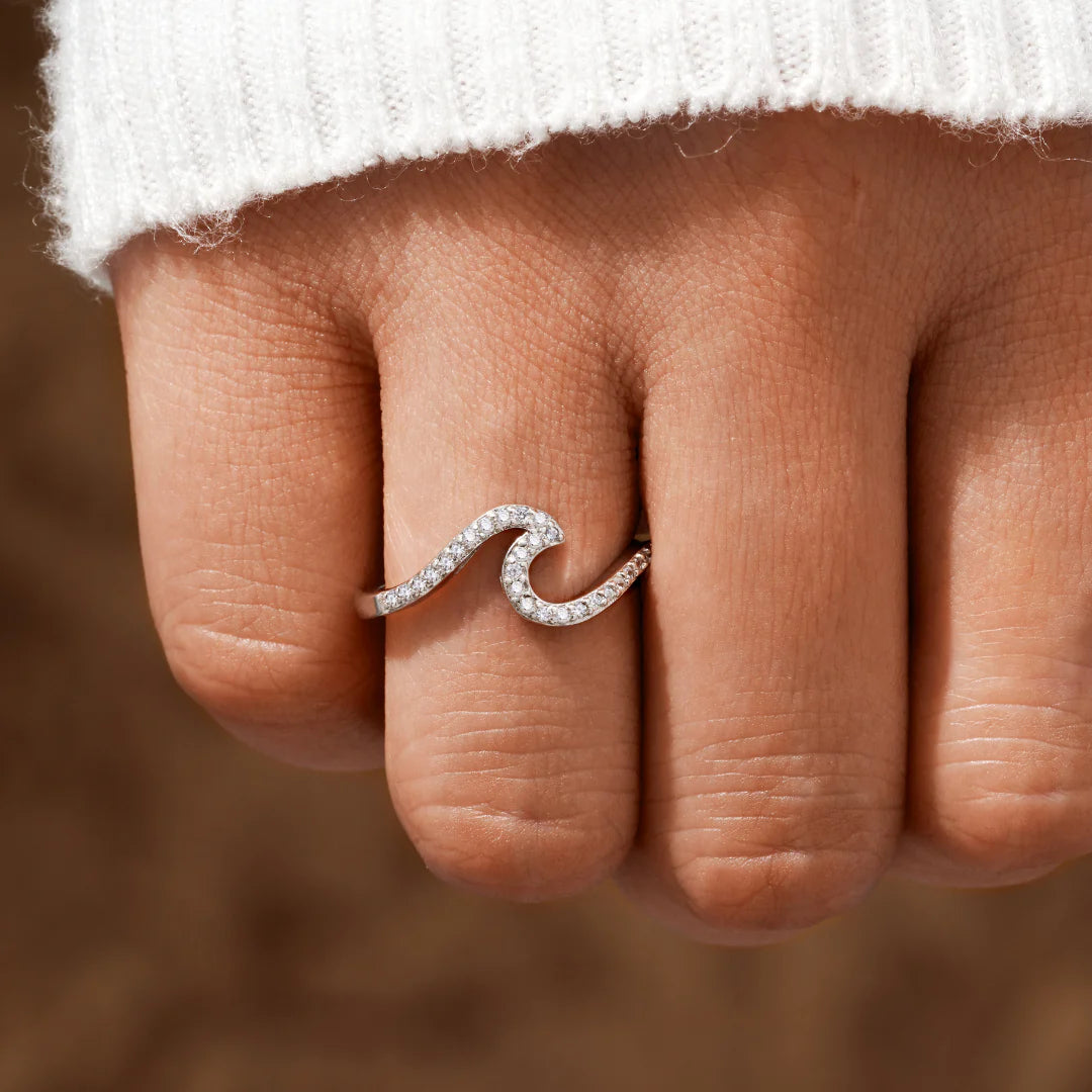 Devori Jewelry Diamond Wave Ring
