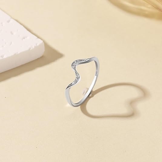 The Devori Jewlry Stack Wave Ring