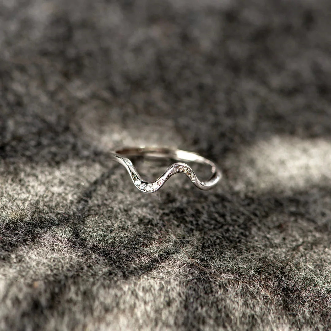 The Devori Jewlry Stack Wave Ring