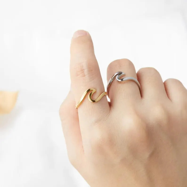 The Devori Jewelry Plain Wave Ring