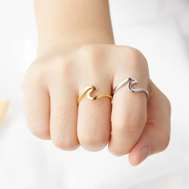 The Devori Jewelry Plain Wave Ring